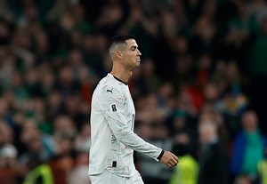 Cristiano Ronaldo Explodes: Elbow, Red Card, and Provocative Gestures Against Ireland
