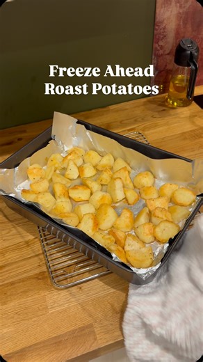 9.7K views · 308 reactions | Two ways to prep ahead your roast potatoes for Christmas (or for an easy Sunday roast). I’ve tried two methods: 1. Completeing the whole roasting process and then freezing 2. Par-boiling and then coating in oil/ goose fat. Both versions are then cooked from frozen. #roastpotatoes #christmasdinner #christmasfood #christmasprep #roastdinner | Tahnee Batch Cooking | Facebook