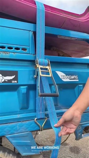 Ratchet tie-down strap for solo load securing