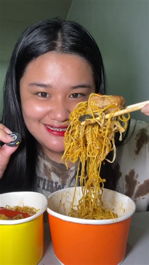 Fried Noodles Mukbang!🤤 #friednoodles #friedNoodleswithSiomai #HongkongFriedNoodles #friednoodle #reelsvideoシ #frantalofficial #reelsviralシ #reelsfbシ #fbreelsvideo #reelsfb #KainSerye #foodblogger #mukbangers #mukbangeatingshow #mukbang #mukbangasmr @topfans | Frantal Official