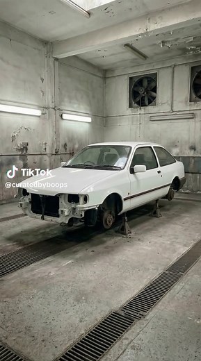 Restoring the Iconic Ford Sierra Cosworth RS500