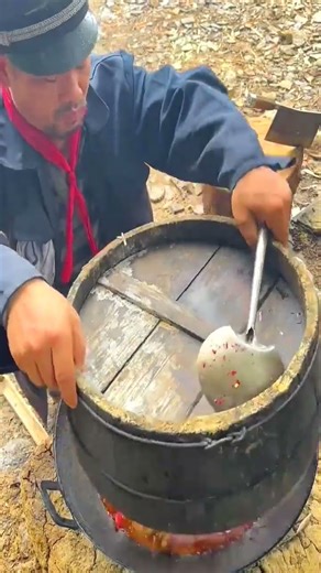 An old chef cooking spicy pig intestines with flower #cooking#mukbang#asmr#USA #part8