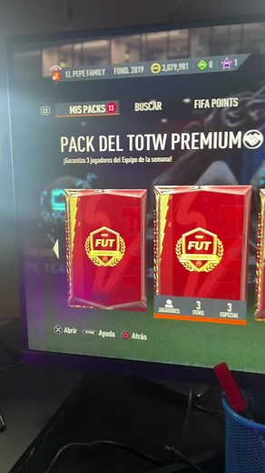 Opening FUT Champions Packs in Football Game