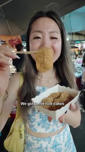 7.8K views · 22 reactions | Raohe Street Night Market is one of Taipei’s most popular night markets and a must-visit for serious food lovers! It’s one of our favorite night markets - if you’re ever in Taiwan, this is definitely worth checking out   Raohe St, Songshan District, Taipei, Taiwan Open daily 5-11pm | The Bing Buzz | Facebook