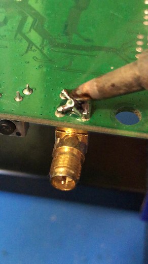 Soldering hacks Soldering 5 contacts at once with a soldering iron and how to use Desoldering wire