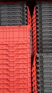 Ready-To-Go Boxes are 20” x 24” x 12”! Designed to fit through most standard doorways, these boxes are made of high-density polyethylene, making them one of the most durable boxes in the industry. 💪 🙌 | U-Haul