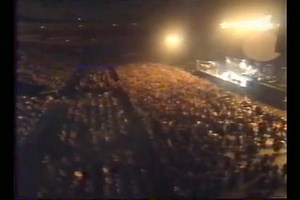 Duran Duran ("Electric Barbarella", Moscow, 2001) #DuranDuran #DD #DuranDuranLive #DuranLive #SimonLeBon #NickRhodes #RogerTaylor #AndyTaylor #JohnTaylor #JT #MrJ #JohnnyLove #JohnnyAngel #BassGod #PlayTheFuckingBassJohn #WarrenCuccurullo #DomBrown #AnnaRoss #RachaelOConnor #SimonWillescroft #AndyHamilton #ElectricBarbarella | Duran Duranies