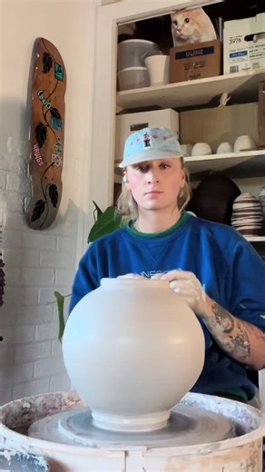 been practicing my moonjars. dont ask me why i didnt keep this one i dont knowww #pottery #ceramics #potterystudio #potterygirl #artist #mud #clay #artoftheday #ceramicstudio