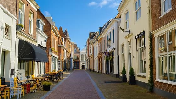 Recorrido a pie por la Amersfoort medieval: descubre una ciudad histórica de Holanda (4K)