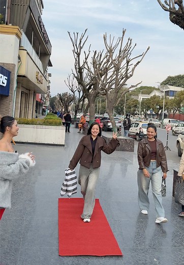 Back to the red carpet moments again.