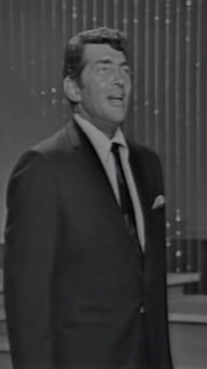 Classic movies and TV on Instagram: "Happy Heavenly Birthday to the iconic Dean Martin! ✨🍸 Here he is singing his theme tune “Everybody Loves Somebody Sometime” (‘64) _________ #dean #martin #deanmartin #singer #song #reels #foryou #everybodylovessomebody #goldenera #1960s #1964 #jazz #style #retro #retrovibes #class #oldhollywood #hollywood #oldhollywoodstars #oldhollywoodglamour #oldhollywoodglam #vintagestyle #italian #cool #kingofcool #60smusic #aesthetitc #retroaesthetic #franksinatra #the