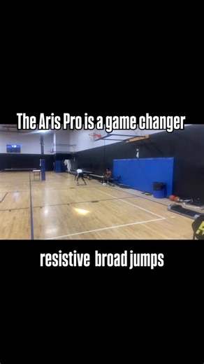 Gilbert thomas on Instagram: "@toby_ojo_2028 upcoming young hooper putting in work with the @aris_training"