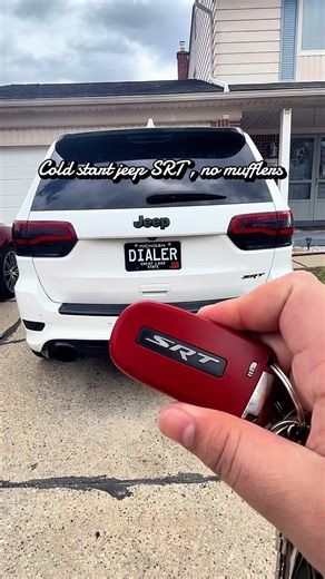 Jeep SRT cold start , SRT red keys available ^^^🔴🔴🔴🔴🔴🔴🔴🔴🔴🔴🔴🔴🔴🔴🔴🔴🔴🔴🔴🔴🔴🔴🔴🔴🔴 #mopar #hemi #jeepsrt #coldstart #straightpipe