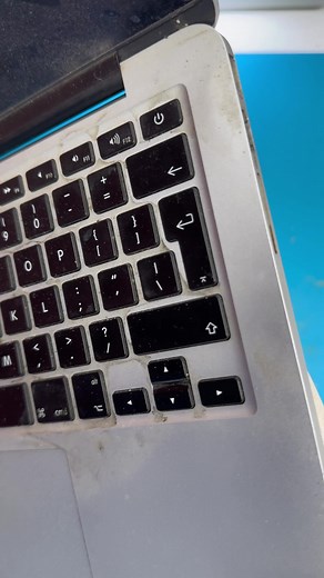 Mantenimiento Completo de MacBook Pro 2015: ¡Quedó Como Nuevo!