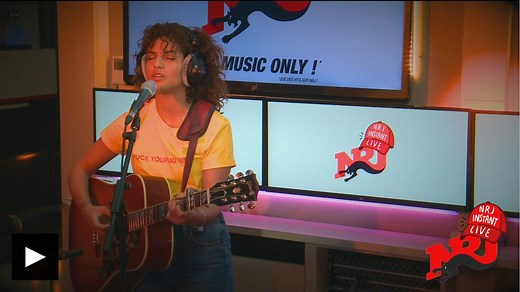 Tal présente son single «Mondial» dans l’Instant Live