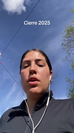 Cosas que sí logré este 2025 Small victories (seguro hubo más, pero mi mente solo logró recordar esas lol)🙂‍↔️