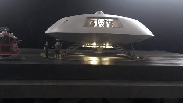 Mark Myers 1/35 Moebius " hero" JUPITER 2 build.