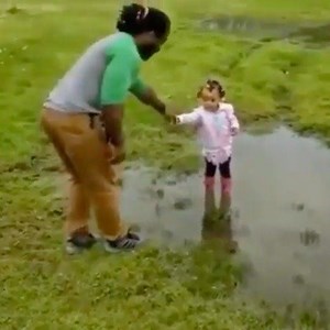 357K views · 22K reactions | Happy #FathersDay to all of the powerful, protective, providing, puddle jumping fathers out there! . I tagged some of the best dads I know. I hope you’ll do the same. 倫‍鈴‍靈‍♂️‍零 | Mandisa | Facebook