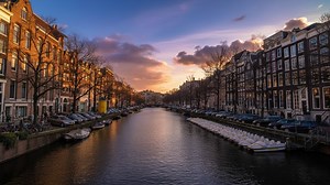 How lively are Amsterdam streets on a sunny day?