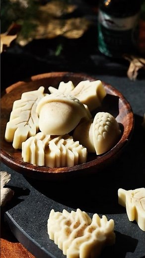 Autumn Stroll Wax Melt Recipe with Notes of Mushroom and Char