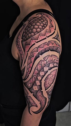 Filipino Tribal Tattoo Patterns: Baybayin Inspiration