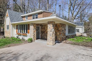 5182 Lake Harbor Rd, Norton Shores, MI 49441 - MLS 24020902 - Coldwell Banker