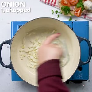 Pizza Casserole and don’t forget the cheesy garlic bread dumplings!😍🍕 | Planet Food