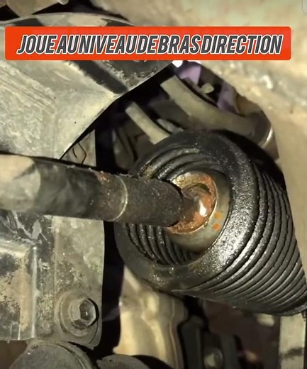 Bruit vibration sur la route le problème dans le bras de crémaillère de direction