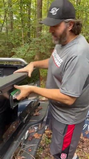 Tailgate removal revisted! Always easy! #Chevy #GMC #Silverado #Sierra #nbstruck