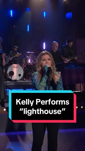 Kelly Clarkson Lighthouse Performance