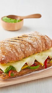 Don't know what to do with all those holiday leftovers? 😉🥪 Take your average panini and kick it up a notch by adding rich U.S. havarti cheese. This creamy, buttery cheese is the perfect complement to leftover turkey, ham, or roast beef. Top it off with a few slices of U.S. havarti cheese, then grill until melted and golden brown. The result is a rich, indulgent sandwich that will make you forget you're eating leftovers. Get the recipe by downloading our free app: https://theusacheeseboard.chee