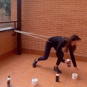 Cómo usar el tan solicitado rollo de papel higiénico para hacer ejercicio en #casa  por @paulasfw de @sashafitnesswear . ¡BRILLANTE! 朗 . #felizjueves #buenosdías #mequedoencasa #entrenaencasa #picoftheday | Nutrideon | Facebook