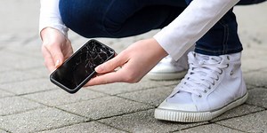 AppleCare and Other Phone Protection Plans: Who Should—and Shouldn’t—Buy Them