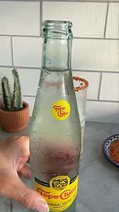 Topo Chico preparada 🍋‍🟩This crisp and sparkling topo chico is a great summer drink! So easy and delicious! This “sparkling lemonade” is great for easy entertaining as well! For a topo Chico preparada you’ll need: Topo Chico 2 lemons Tajín Lots of ice | Growing Up Sarita