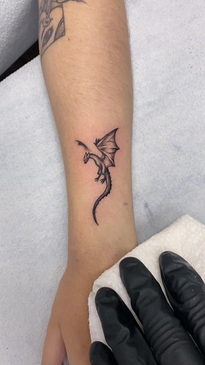 beastly dragon🐉🐉 #tattooartist #vancouverbc #dragontattoo #finelinetattoo