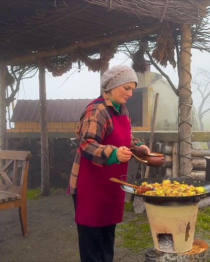 6.4K views · 171 reactions | Cooking shah pilaf in a brick oven is a delightful experience! The aroma of spices fills the air as the rice and tender meat slowly bake to perfection! Taste of the Orient that will leave you craving more❤️ #village #cooking #food | Cooler Real | Facebook
