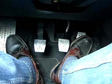 Shifting a manual transmission (Audi A3)