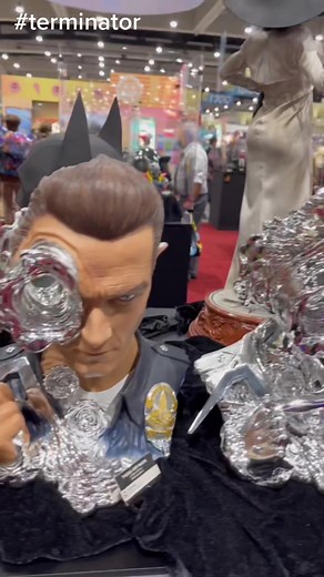 Encounter with T-1000: Police Officers vs. Terminator