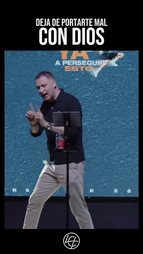 Hay quienes saben tratar bien a todos… menos a Dios. Parece fácil aparentar delante de la gente, pero lo que importa es cómo vives delante de Él. No busques agradar solo a los demás, busca agradar al único que ve el corazón. #parati #lacentraloficial #fe #verdad #fyp | La Central