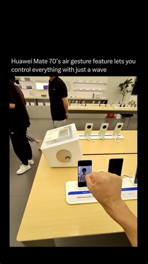 Huawei Mate 70's new air gesture feature, designed to let you control with simple hand movements