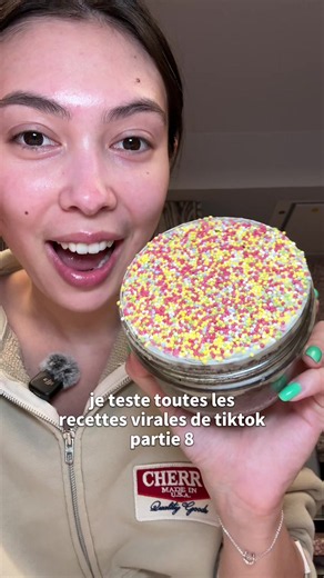 Le viral “dot cake” c’est validé ! La texture des billes est trop satisfaisante 🤭🍰🧁 #recettevirale #foodtrend #dotcake #easyrecipe #recettefacile