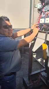 Curso de chiller y sistemas VRF en campo en el salvador, aquí aprenderás a diagnósticar y solucionar fallas en diferentes chillers de distintas marcas #airconditioner #chiller #Refrigerator #hvac #aireacondicionado #hvaclifestyle #fblifestyle | soluciónes de enfriamiento s.a de c.v