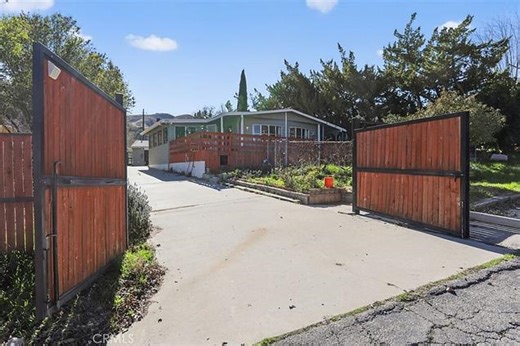 712 Canyon Dr, Lebec, CA 93243 | Estately 🧡 | MLS# SR26021060