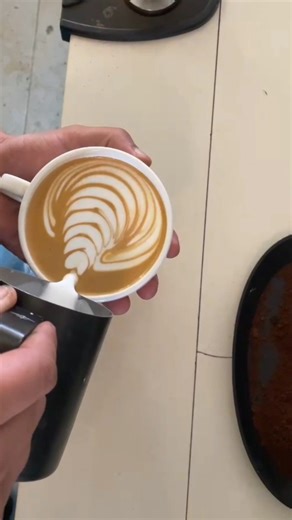 MAKING TULIP HOW TO MAKE TULIP LATTE ART FOR BEGINNERS #art #barista #tulip #music