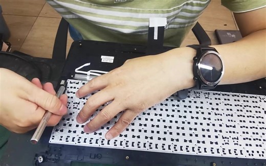 华硕笔记本键盘更换详细方法