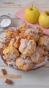 Vai alla ricetta 👉 https://www.fattoincasadabenedetta.it/ricetta/biscotti-morbidi-alle-mele/ Biscotti morbidi alle mele 🍎 Leggeri e facili da preparare, sono perfetti per colazione e merenda 😊 | Fatto in casa da Benedetta
