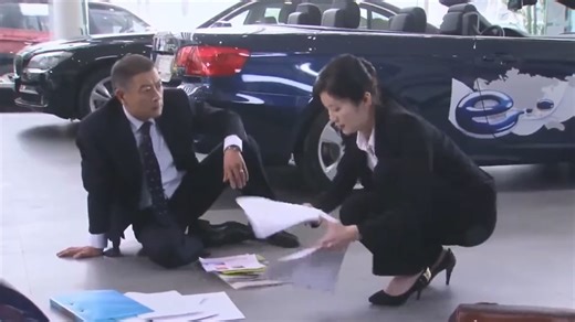 When the female employee accidentally knocked over the president, his heart skipped a beat which changed both of their fate!! | Step Forward Is Happiness | 向前一步是幸福 ❤️‍Full EPs of《Hold Me Harder》→https://www.youtube.com/@hitseries3823 💞Subscribe to our YouTube channel → https://www.youtube.com/@DramaMM | InDrama