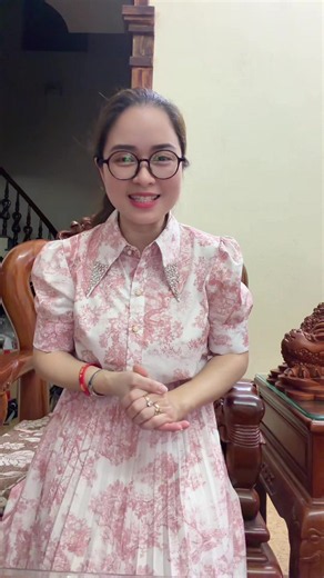 Hang giới thiệu bản thân bằng tiếng Pháp
