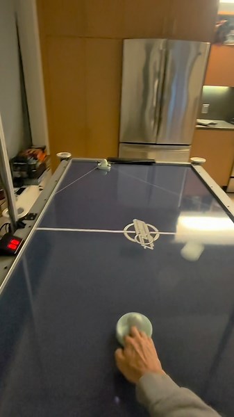 Quick little best of three with my air hockey robot! #robotics #airhockey