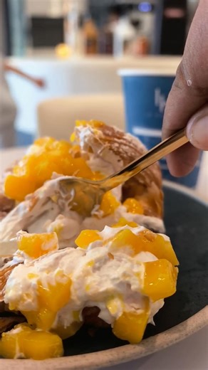 🤤 Mango Croissant 🕛 Opens daily 6:00 AM to 10:00 PM 🧭 Located at Mandani Bay Ocean View Avenue, Mandaue City Cebu. 🌐 Learn more by visiting their Facebook Page: LK Bakery 📄 Information of this Post may change without any prior notice. Tiktok: Food Craving Reviews YouTube Channel: Food Craving Reviews Instagram: foodcravingreviews Facebook Page: Food Craving Reviews 📷 Huawei Philippines / Huawei Mobile / Huawei #LKBakery #fblifestyle #SupportLocal #PromoteLocal #FoodCravingReviews #FoodCrav